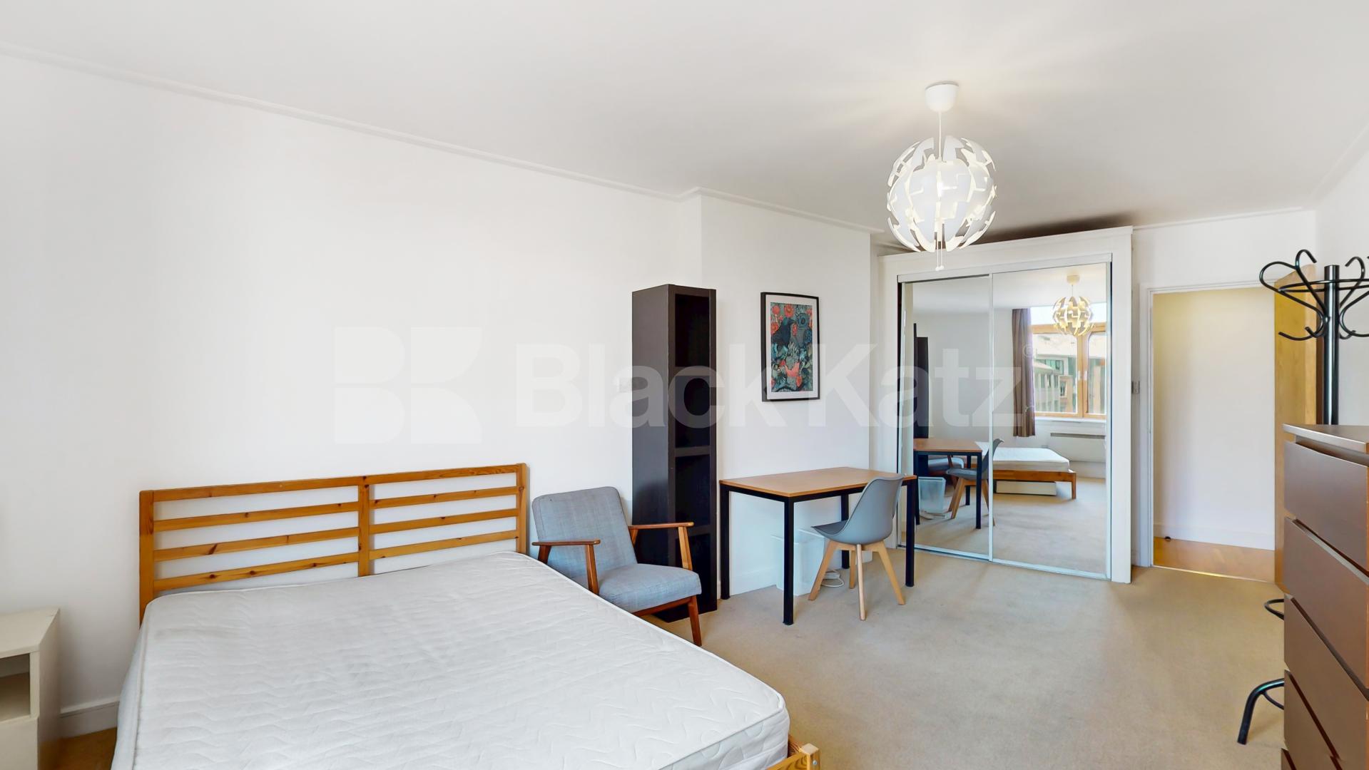 Stylish One-Bedroom Apartment in Prime Old Street Location – 764 Sq Ft City Road, Old Street